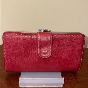 SafeKeeper bifold Wallet  genuine, leather inside & out  Red  Silvertone Kissloc